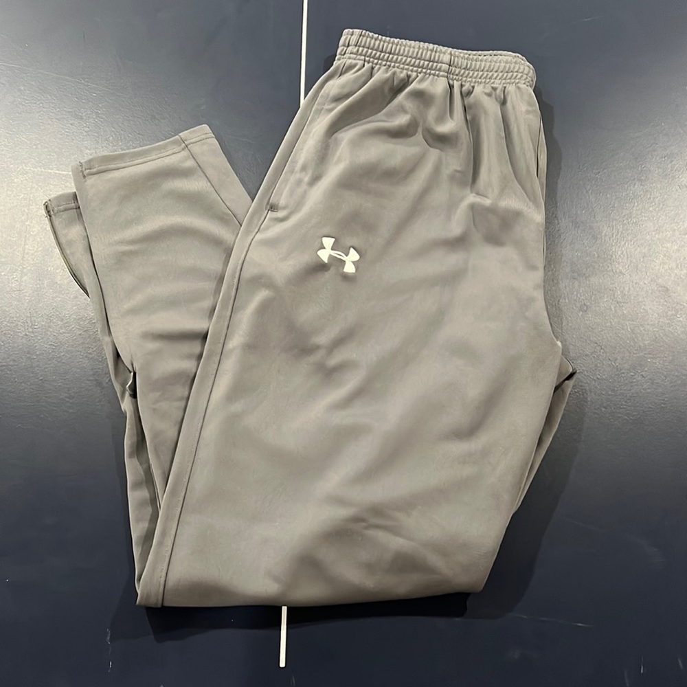 Men Under Armour grey sweat pants. Size Large